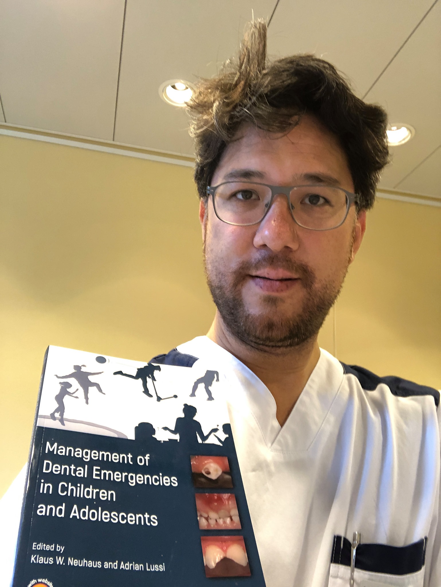 Buch über Notfallzahnmedizin bei Kindern